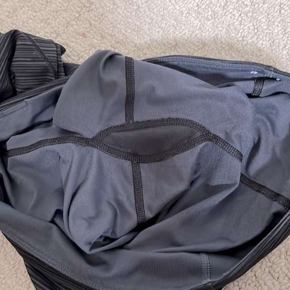 Ladies Under Armour Leggings - Picture 3 of 4